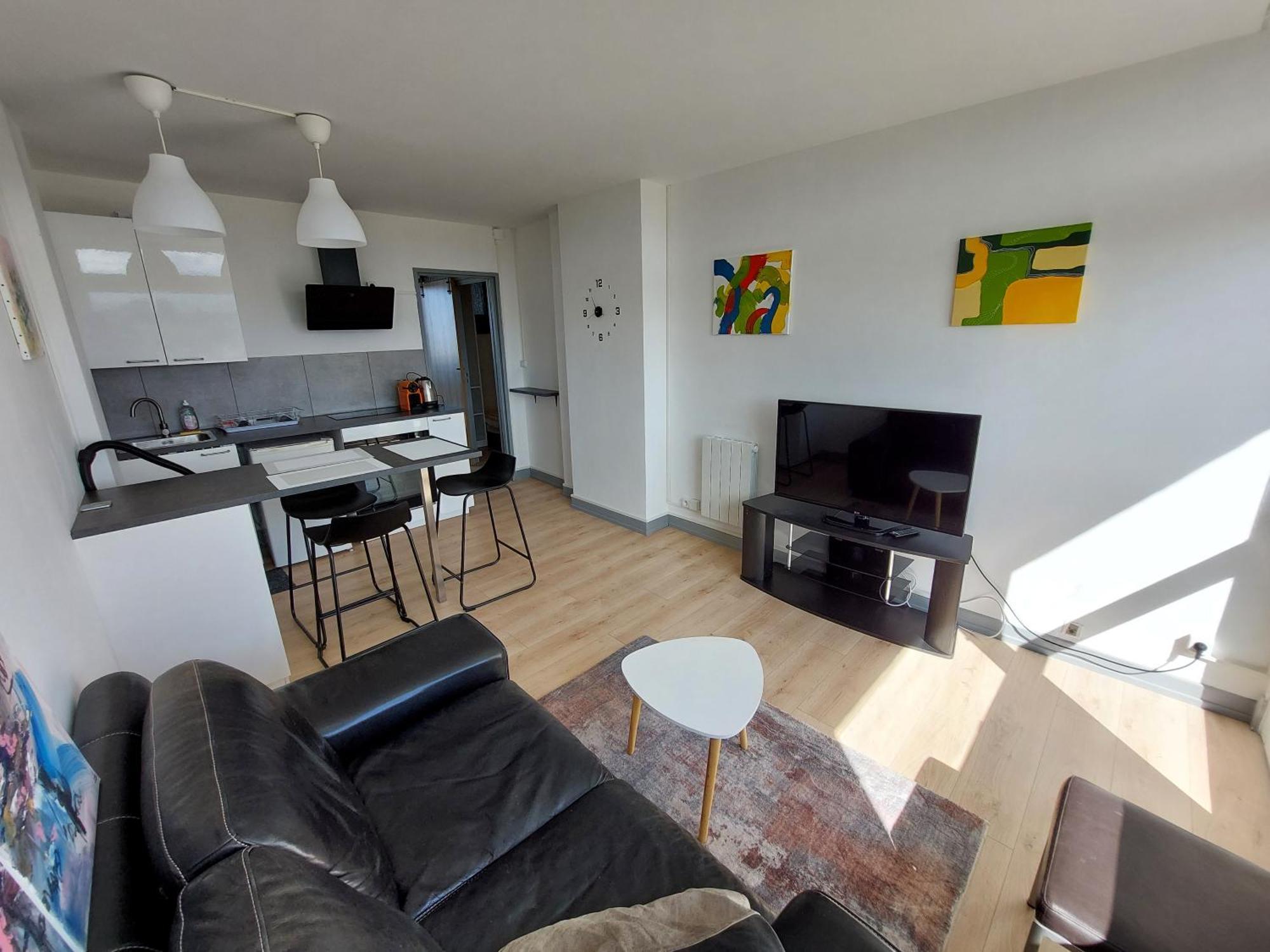 Le Voltaire - T2 Neuf Face Pyrenees Apartment Tarbes Bagian luar foto