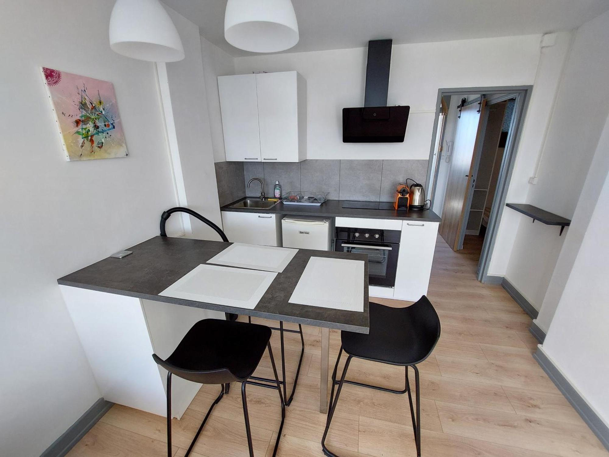 Le Voltaire - T2 Neuf Face Pyrenees Apartment Tarbes Bagian luar foto